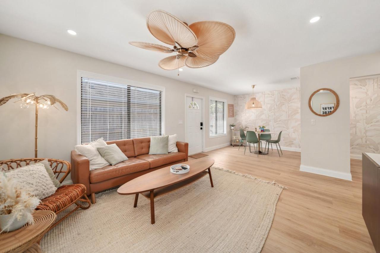 Luxury Villa 3 Blocks From The Beach With A Pool, Fire Pit And Outdoor Oasis 케이프커네버럴 외부 사진