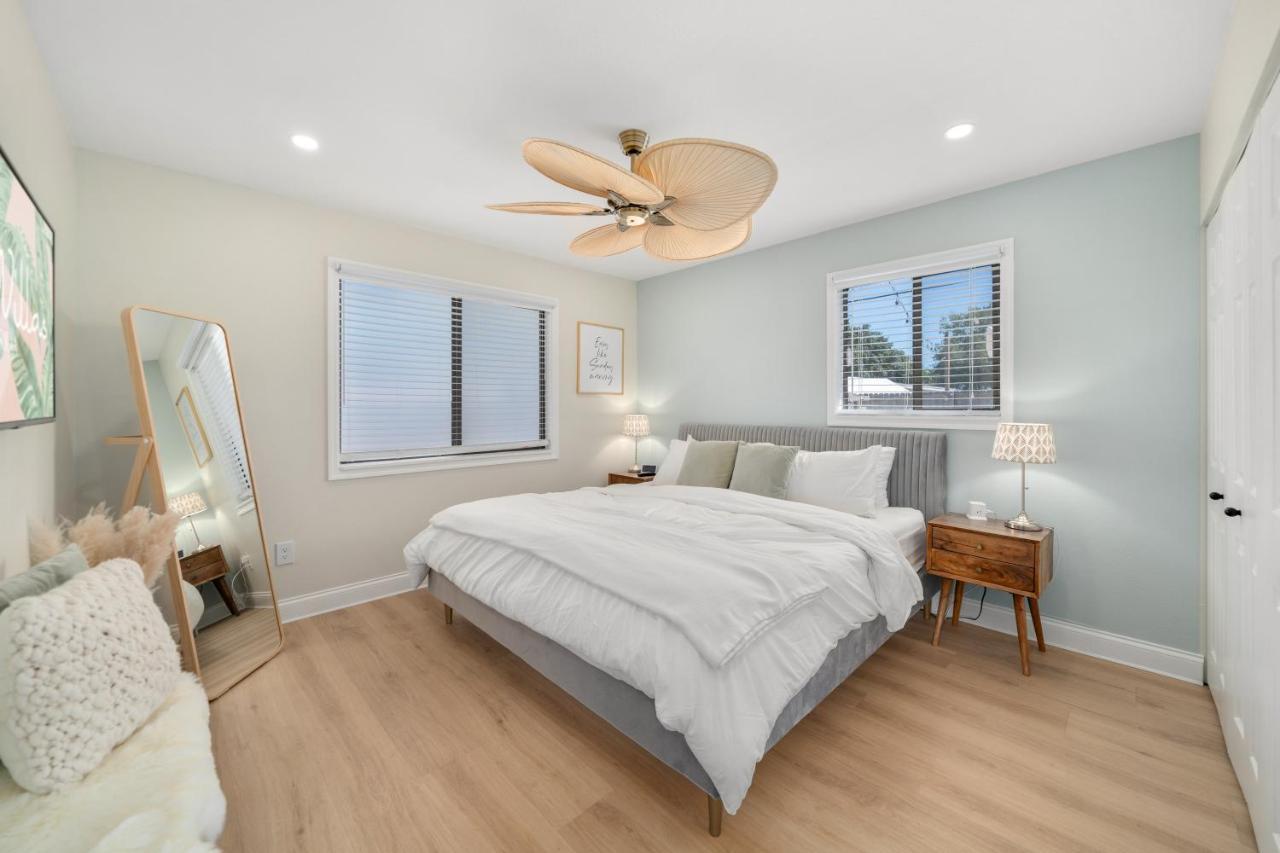 Luxury Villa 3 Blocks From The Beach With A Pool, Fire Pit And Outdoor Oasis 케이프커네버럴 외부 사진