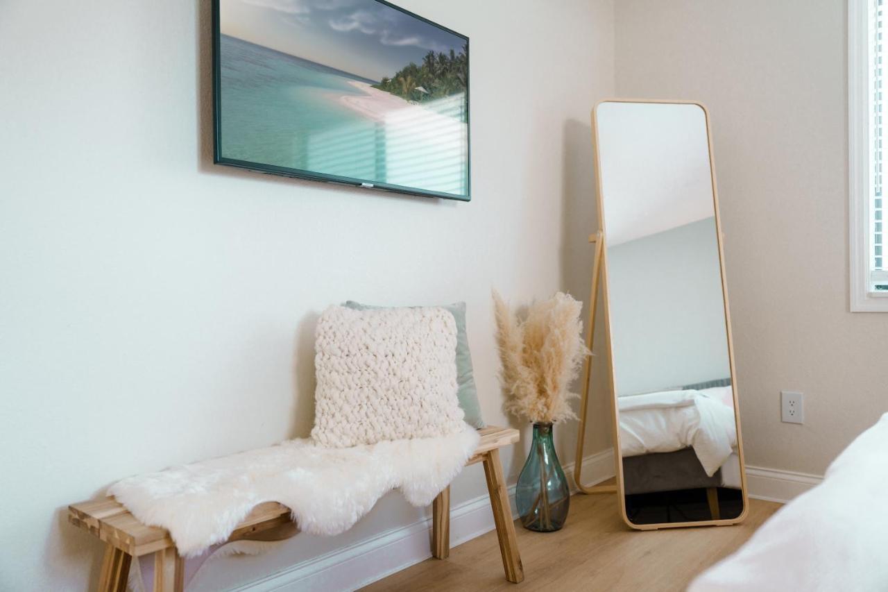 Luxury Villa 3 Blocks From The Beach With A Pool, Fire Pit And Outdoor Oasis 케이프커네버럴 외부 사진