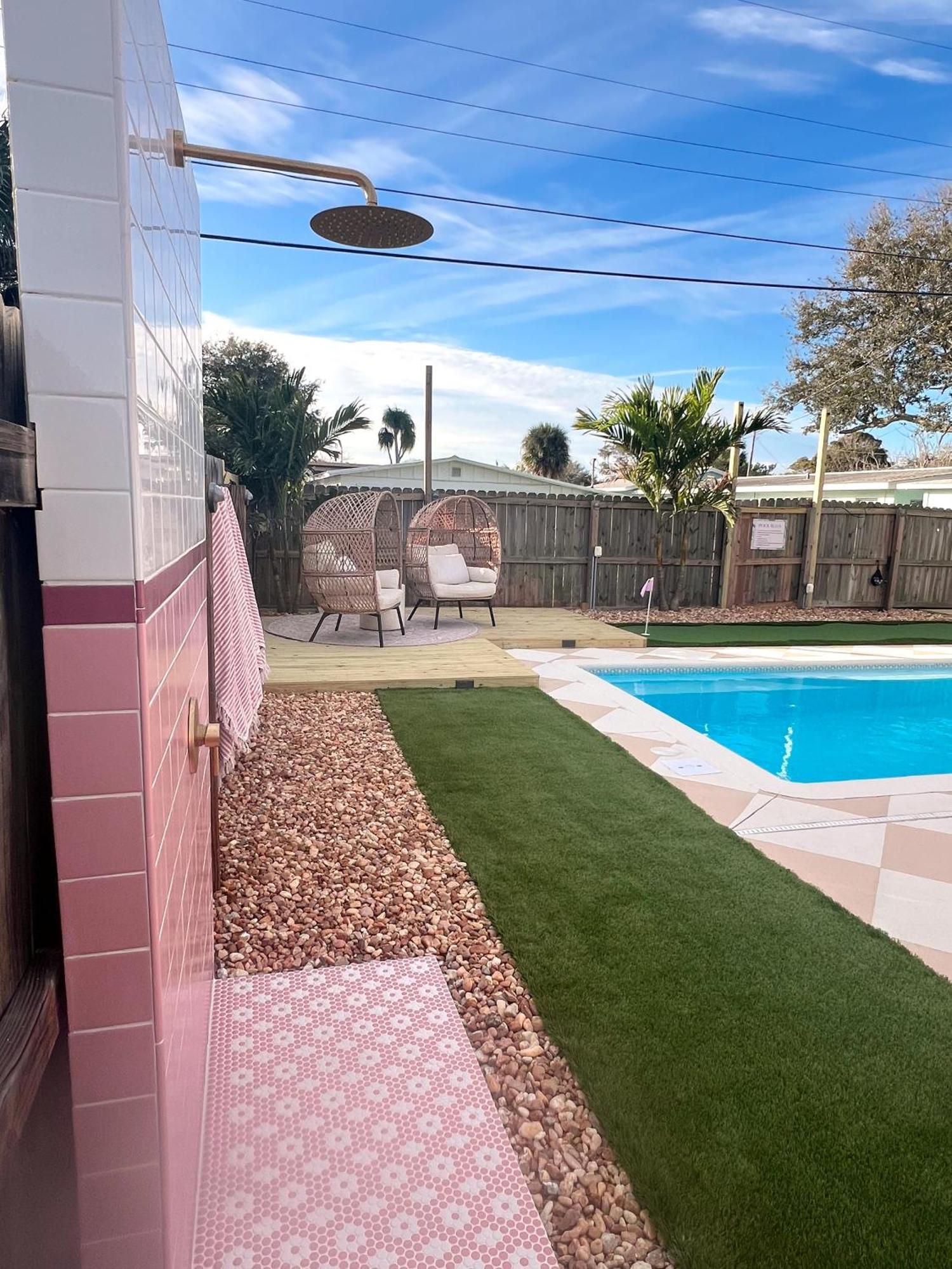 Luxury Villa 3 Blocks From The Beach With A Pool, Fire Pit And Outdoor Oasis 케이프커네버럴 외부 사진