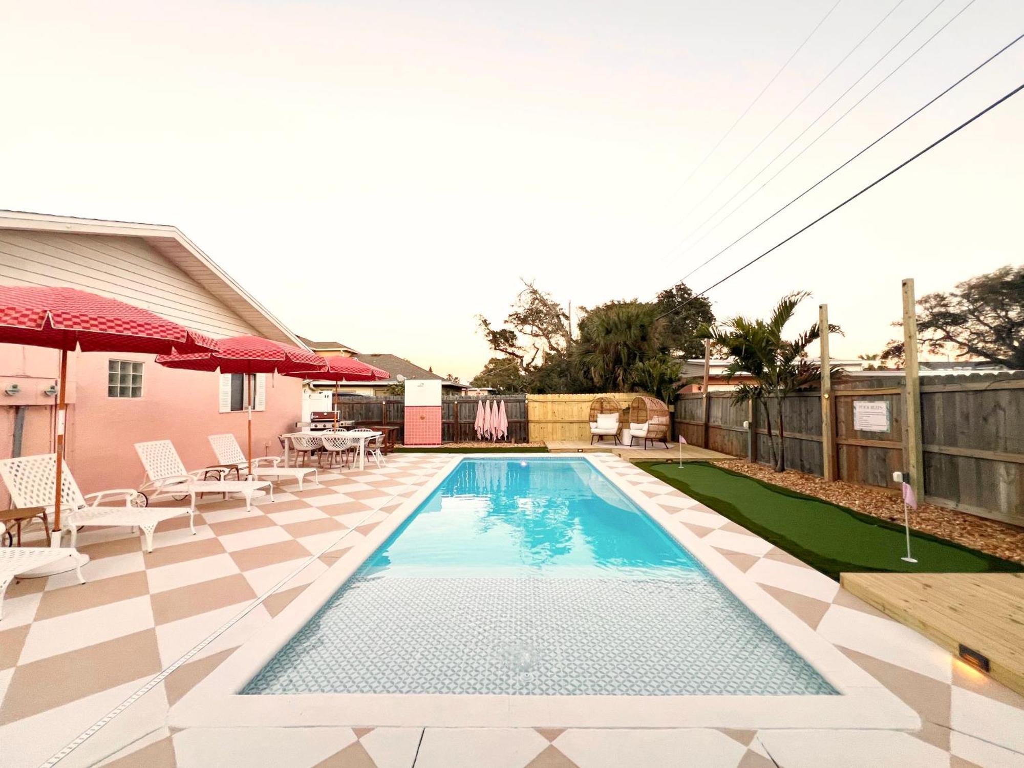 Luxury Villa 3 Blocks From The Beach With A Pool, Fire Pit And Outdoor Oasis 케이프커네버럴 외부 사진